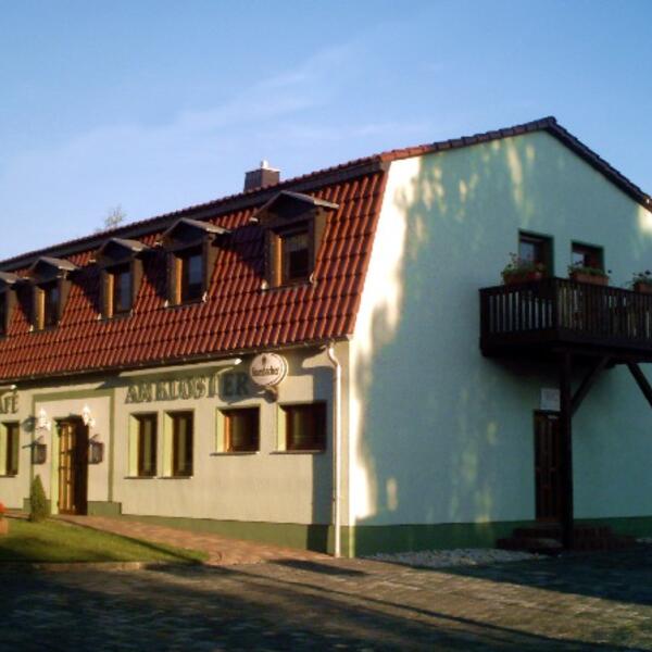 Restaurant & Pension "Zum Storchennest"