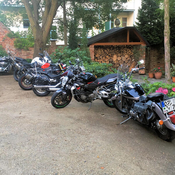 BLOO TOMATO - Pension und Ferienzimmer