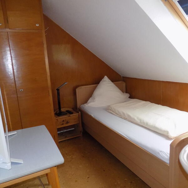 Einzelzimmer im 1. OG