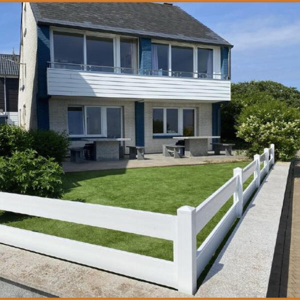 Komforthaus links Buche, rechts Lumme