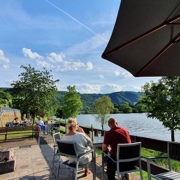 Weinlounge Hallenbach