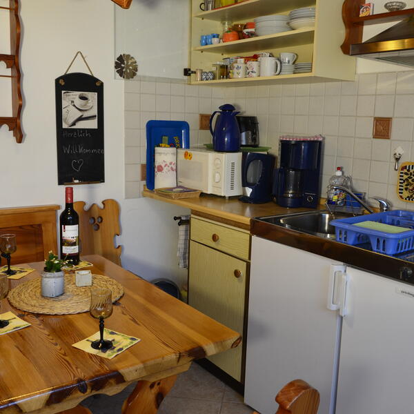 Haus 1 Wohnzimmer mit Küchenzeile
