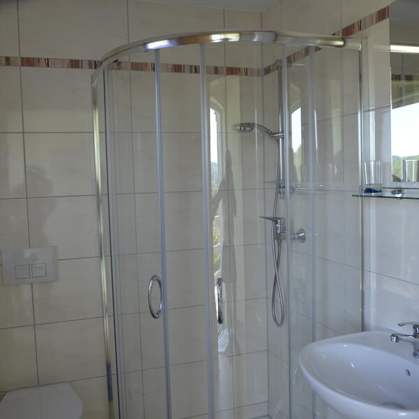 Haus Panoramablick für 2 bis 4 Personen - Bad mit Dusche,WC und WB.