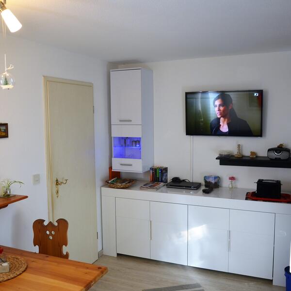 Haus 2 Wohnzimmer mit Küchenzeile