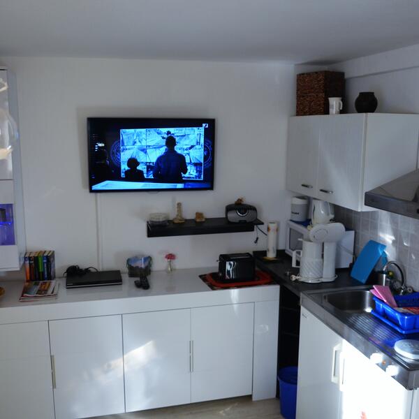Haus 2 Wohnzimmer mit Küchenzeile
