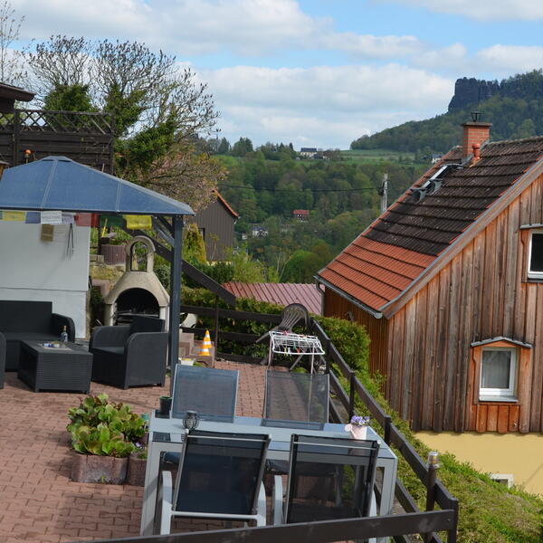 Haus 1 für 2 bis 4 Personen - Ihre Terrasse mit Blick zum Lilienstein