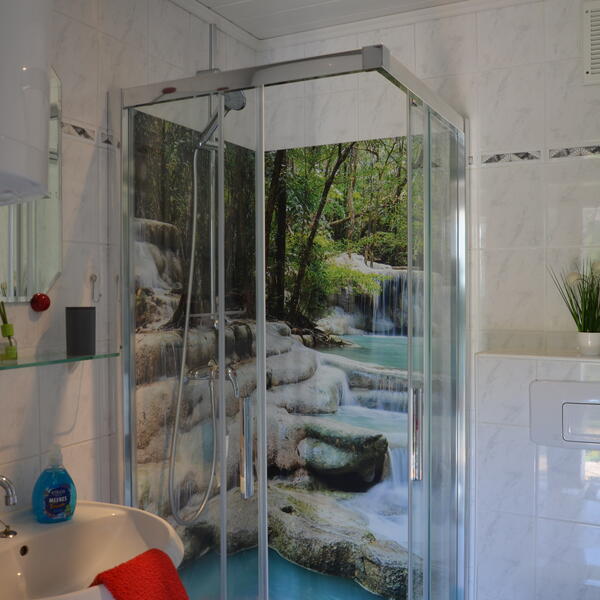 Haus 1 Badezimmer WC,WB, und Dusche