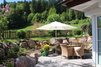 Ferienwohnung Rosengarten im Ferienhaus Carola