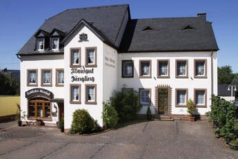 Fröhliches Weinfass